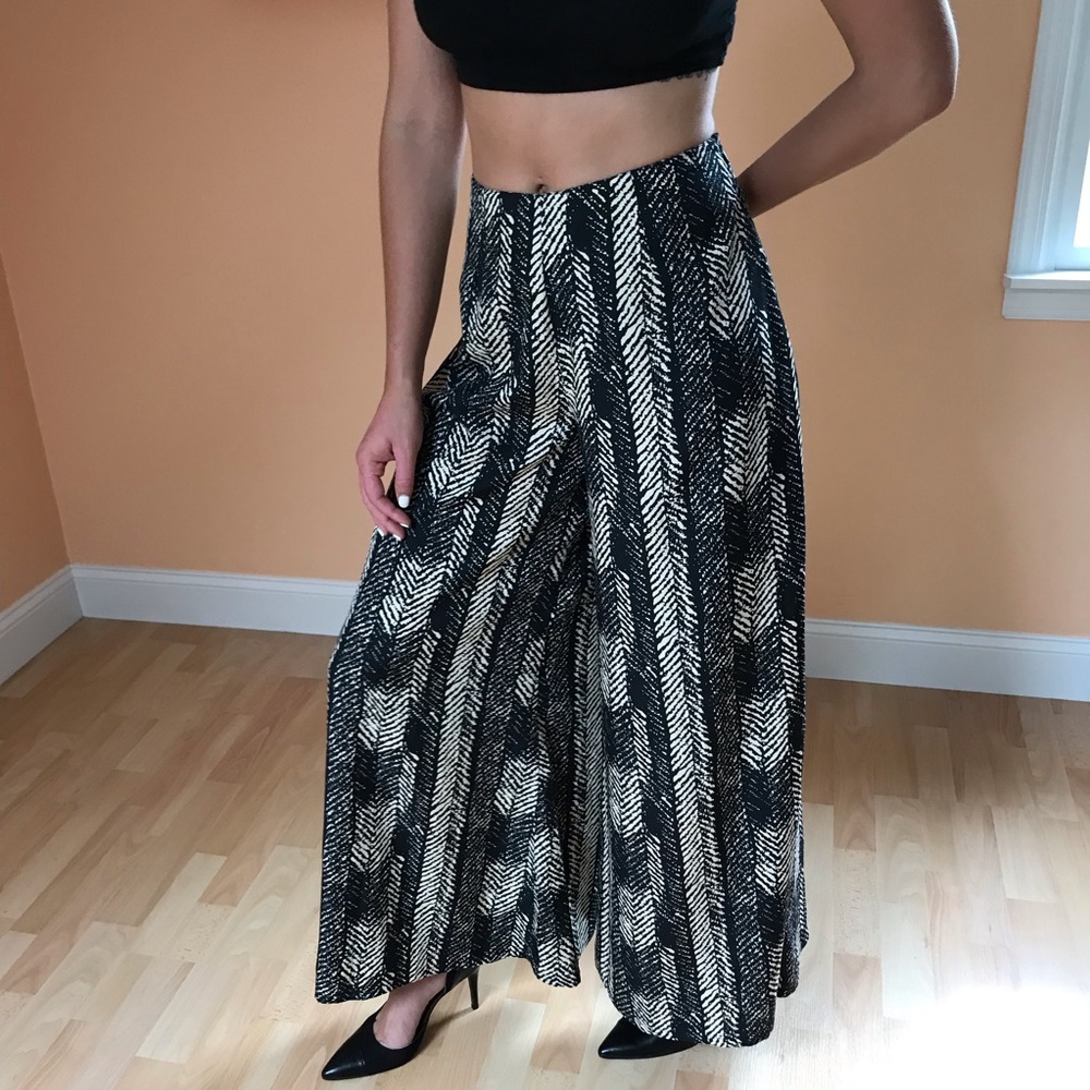 *LF QED London Chevron Pattern Wide Leg Pants